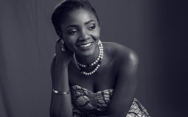 “ Don’t let any Pastor bully you” – Simi reacts to Pastor Adeboye message on tithing