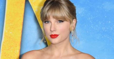 Folklore album by Taylor Swift breaks charts