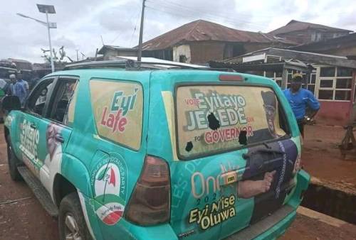 Ondo Election: 5 injured, vehicle burnt as APC, PDP supporters clash